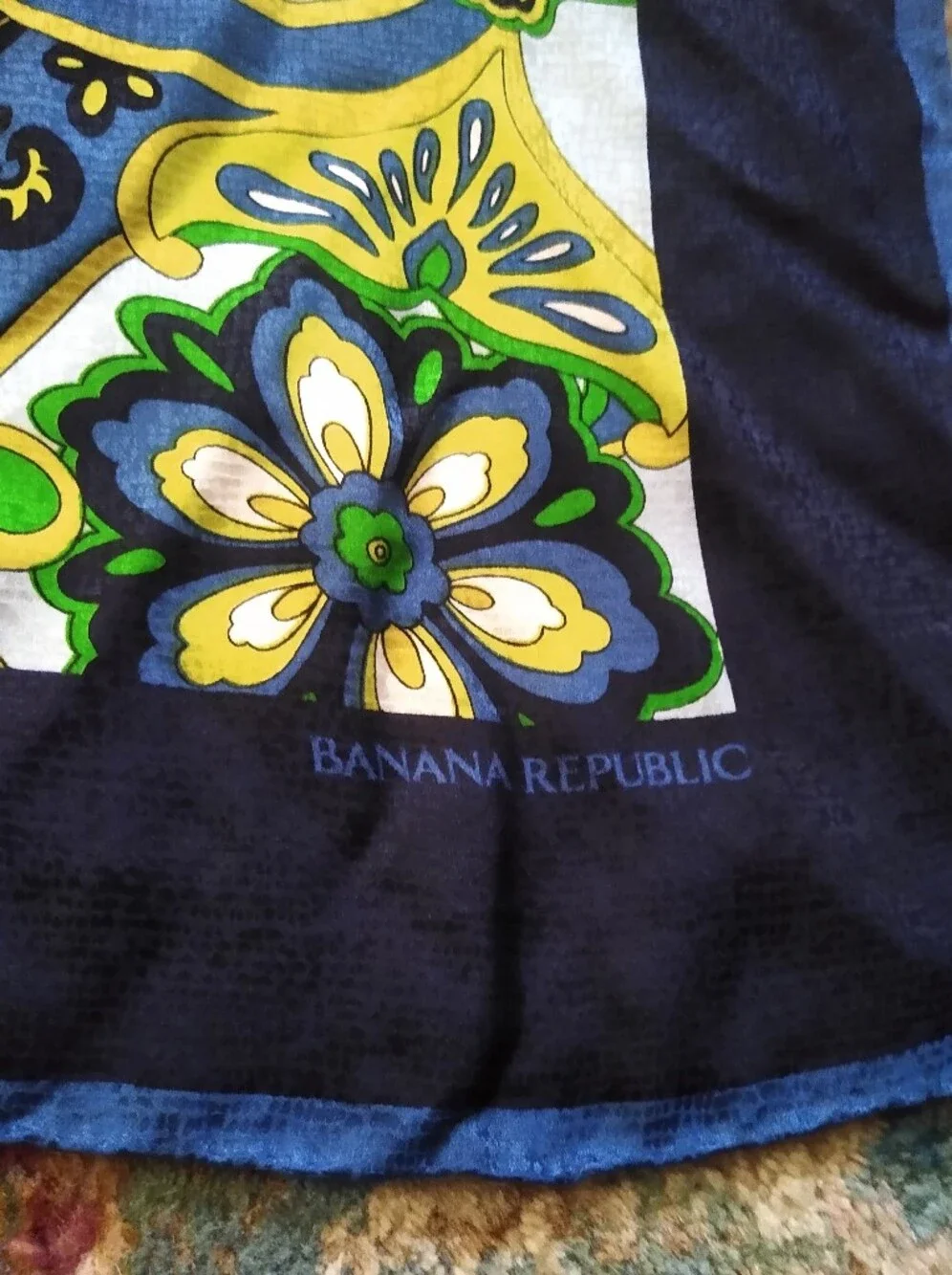 BANANA REPUBLIC 2008 Green And Blue Retro Floral Silk Scarf